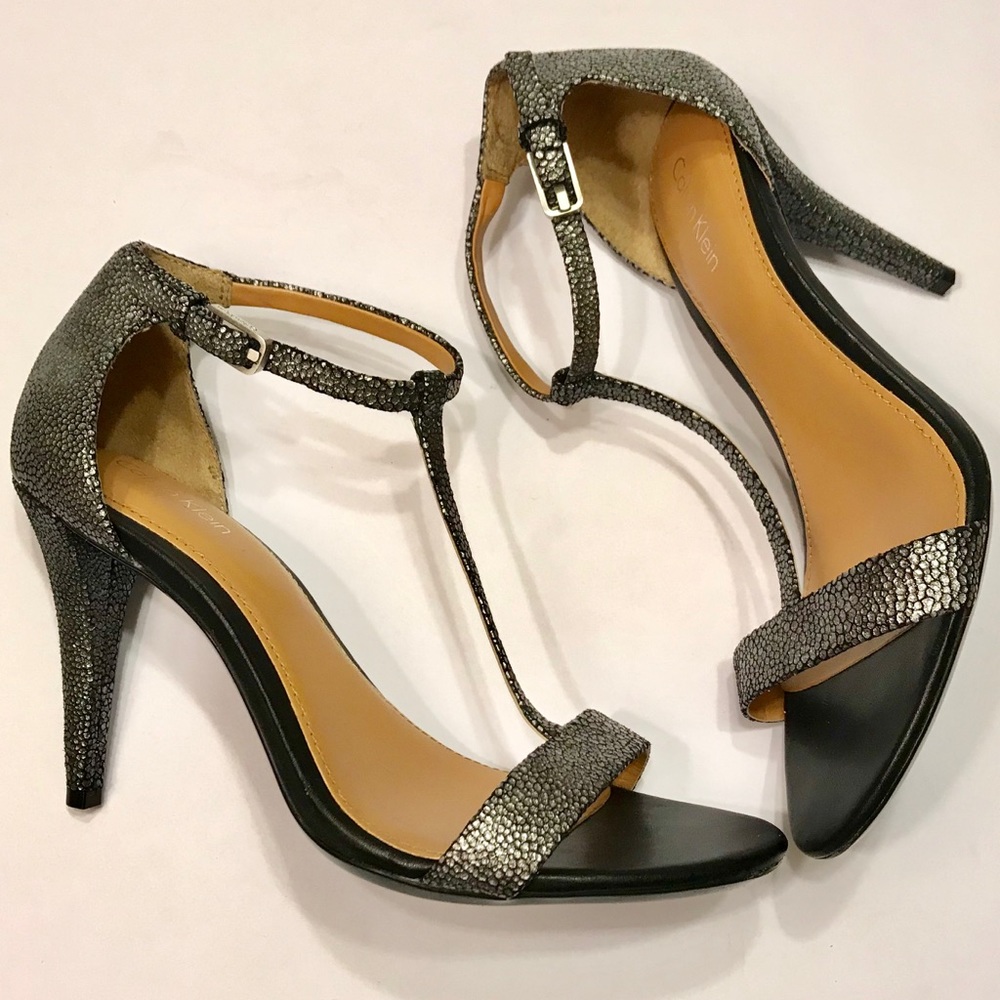 Calvin Klein Nasi T-Strap Shadow Gray Metallic 7.5